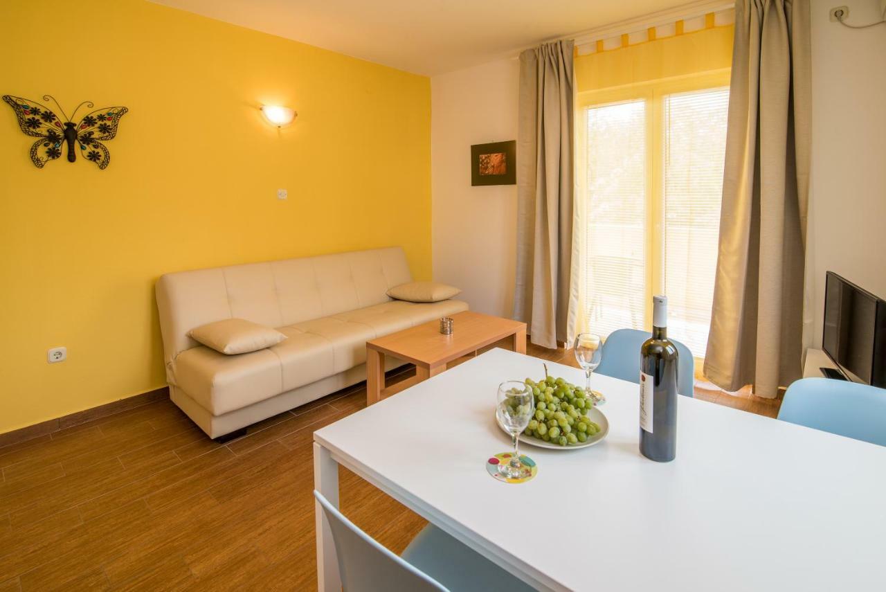 Apartments Sanjin Kornić Екстериор снимка