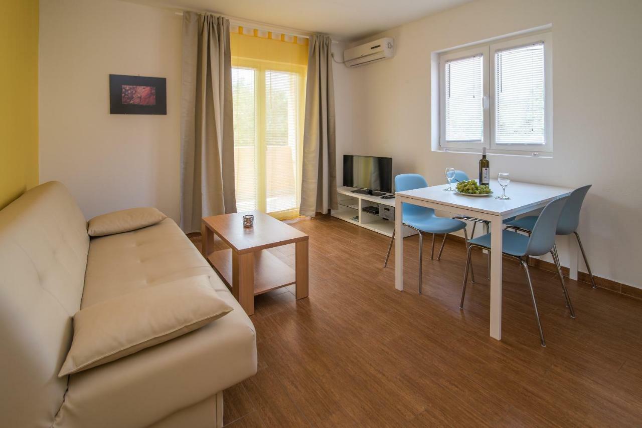 Apartments Sanjin Kornić Екстериор снимка