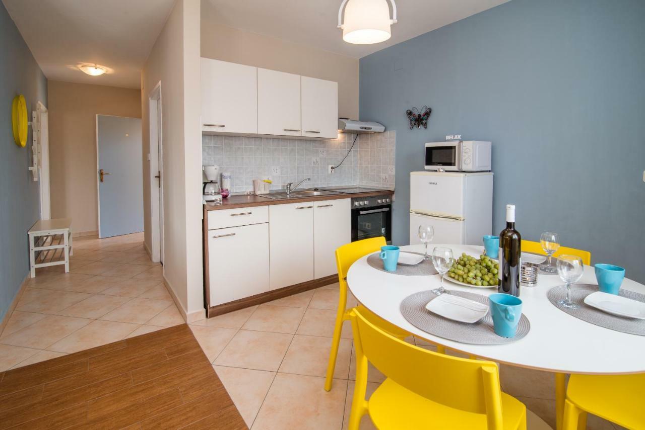 Apartments Sanjin Kornić Екстериор снимка