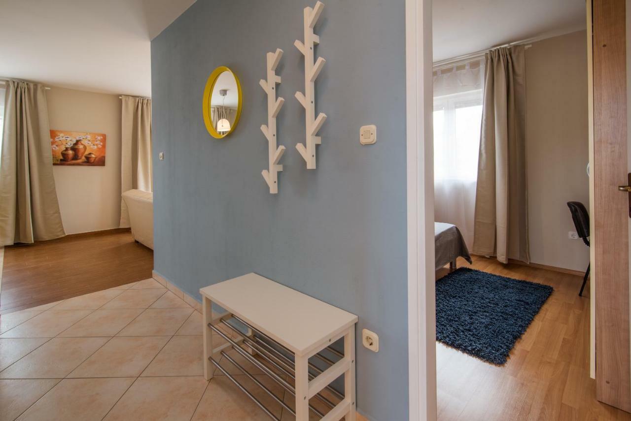 Apartments Sanjin Kornić Екстериор снимка