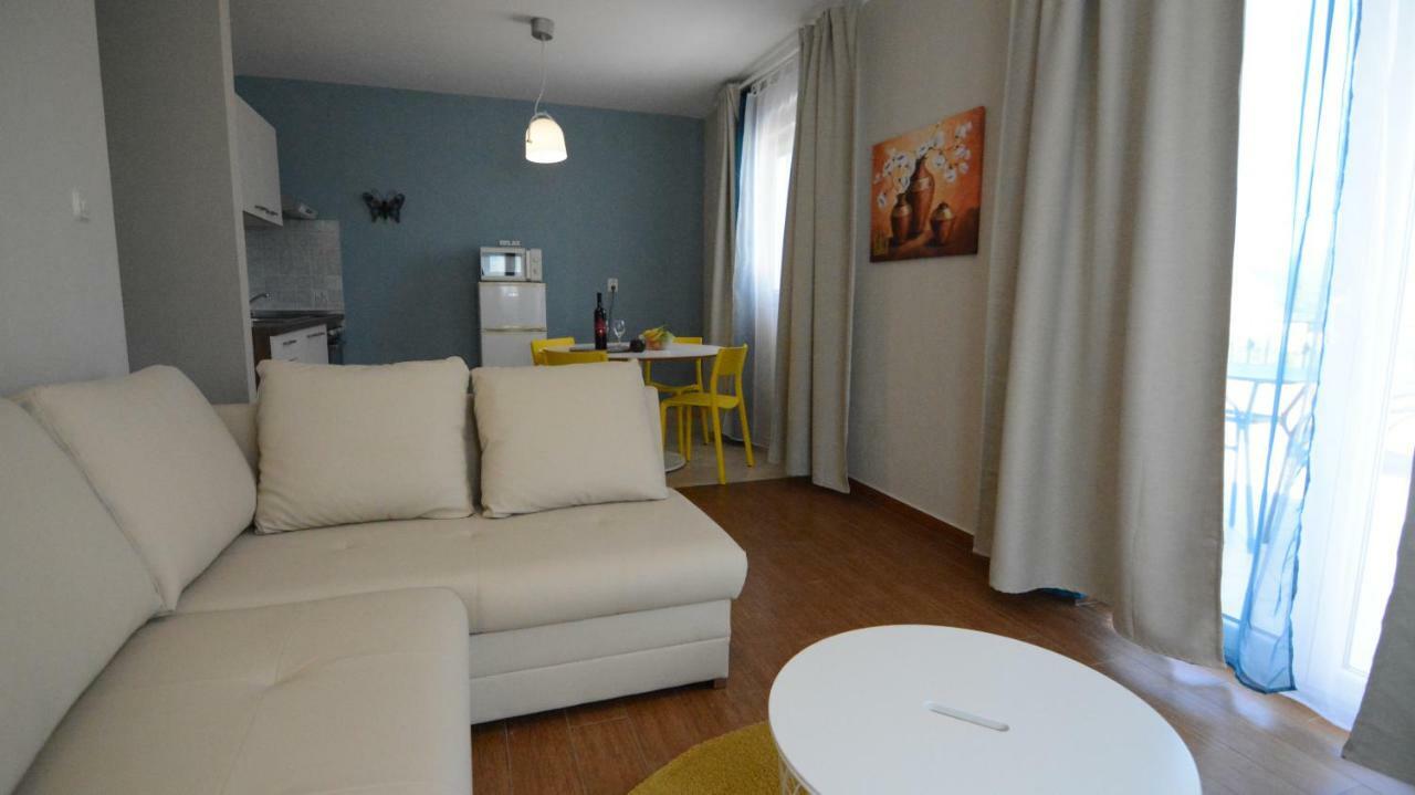 Apartments Sanjin Kornić Екстериор снимка